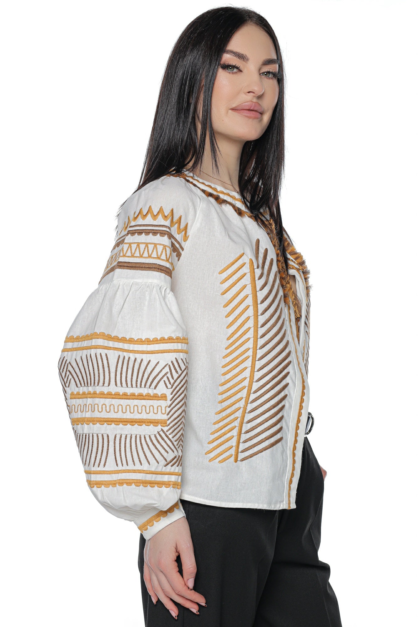 Bluza tip jacheta  ie broderie mustar