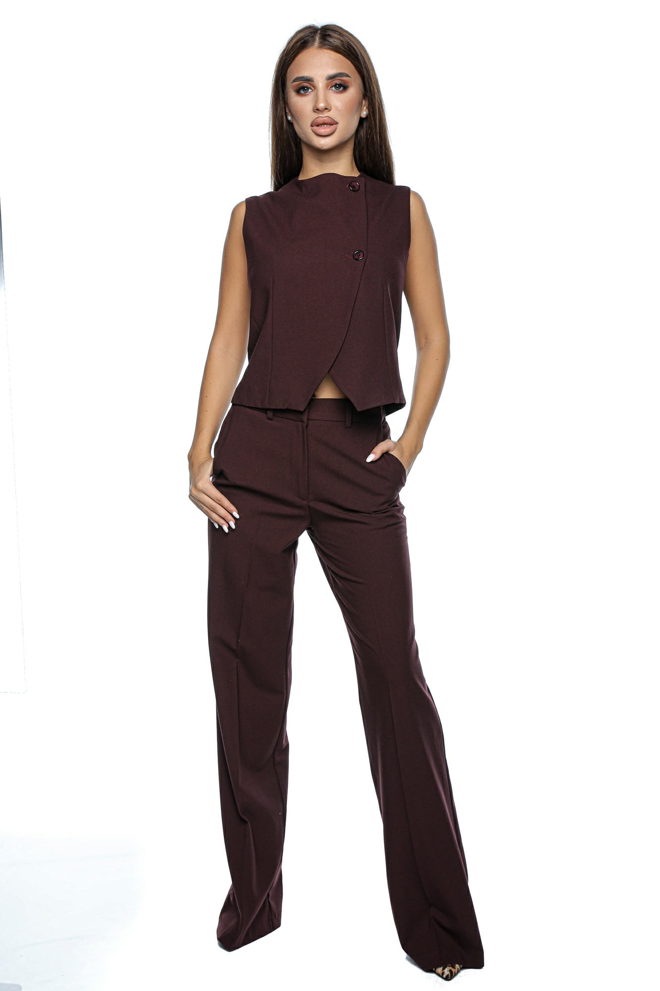 Compleu elegant cu vesta fara maneci si pantaloni largi