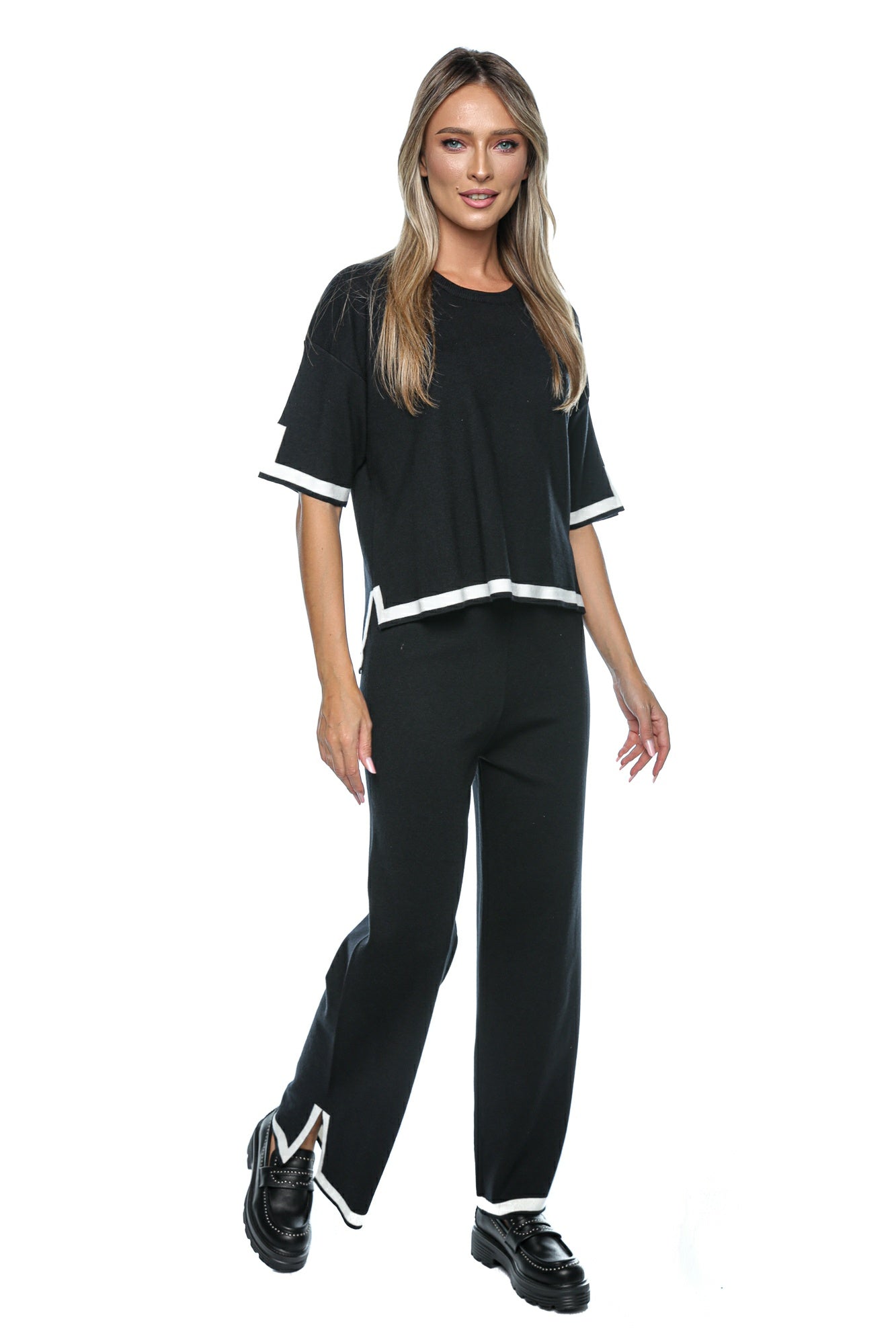 Compleu casual cu bluza si pantaloni largi