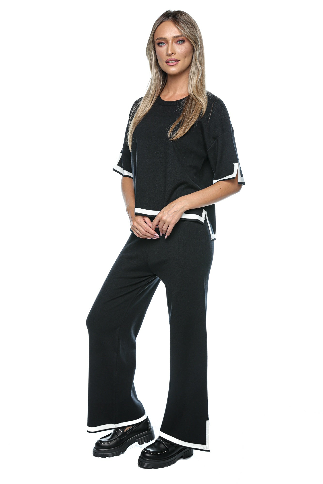 Compleu casual cu bluza si pantaloni largi