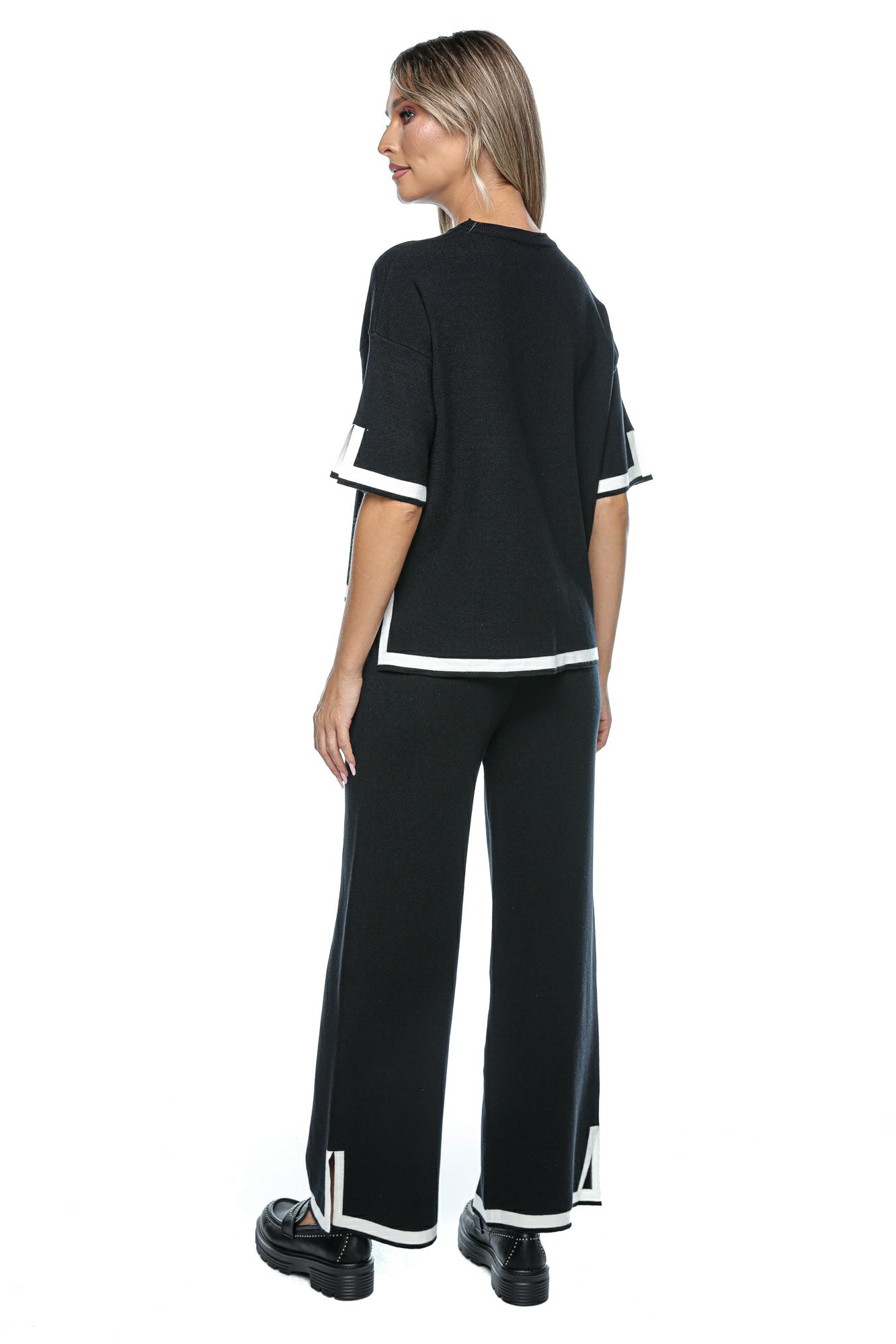 Compleu casual cu bluza si pantaloni largi