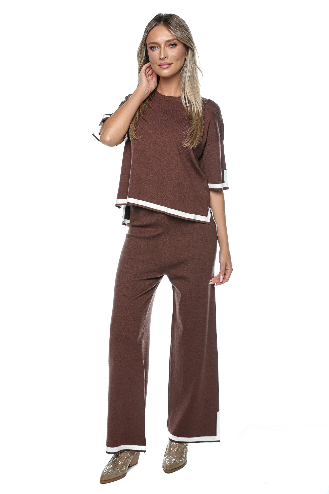 Compleu casual cu bluza si pantaloni largi