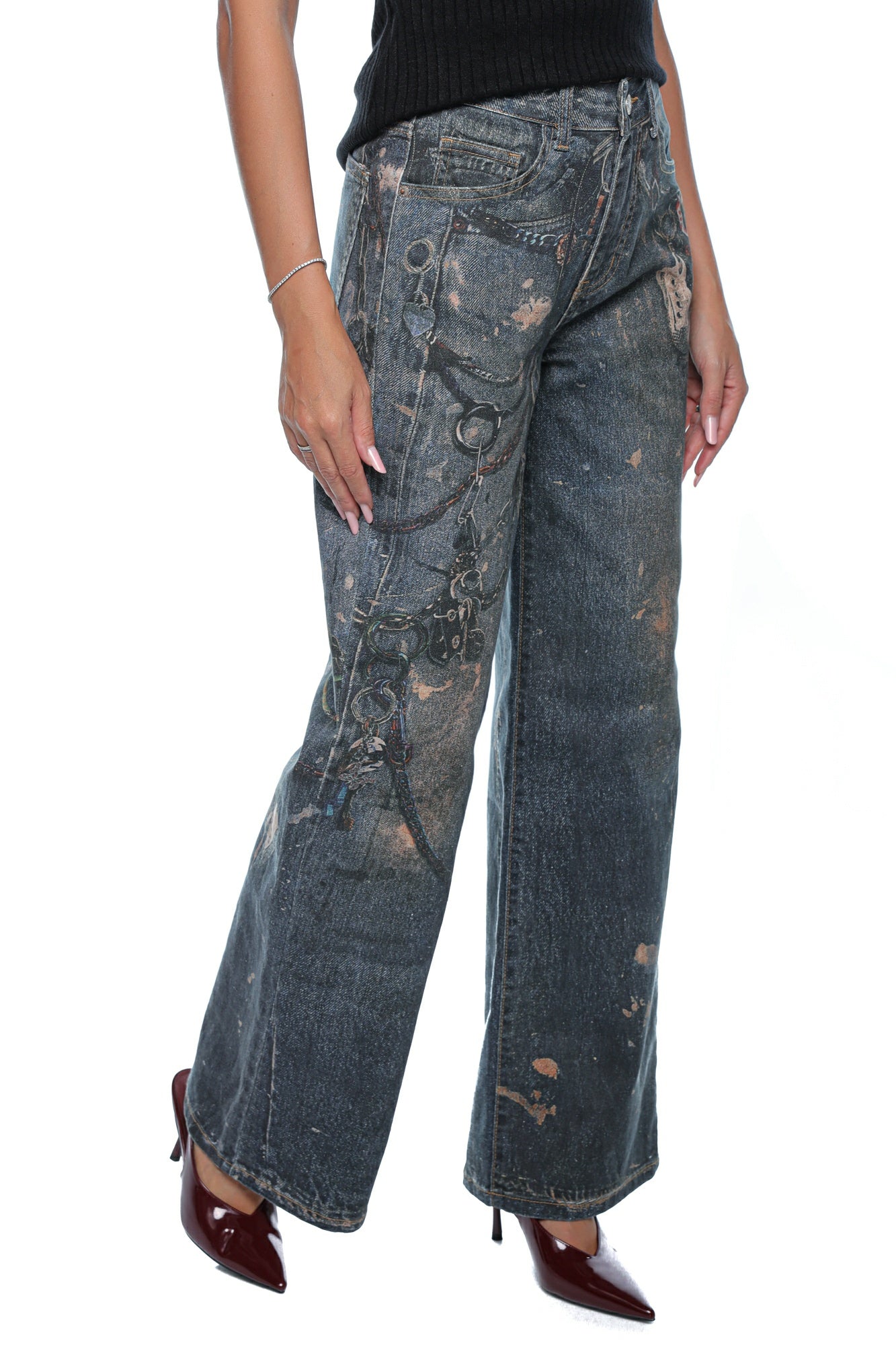 Blugi damă wide leg cu efect uzat și imprimeuri decorative