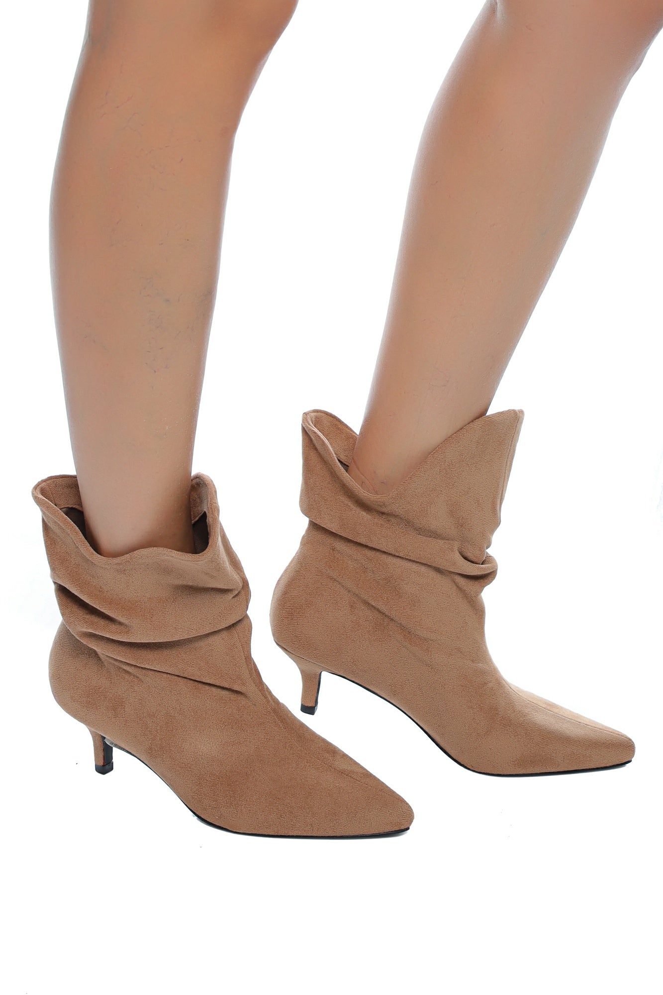 Botine damă cu toc subțire și design creponat