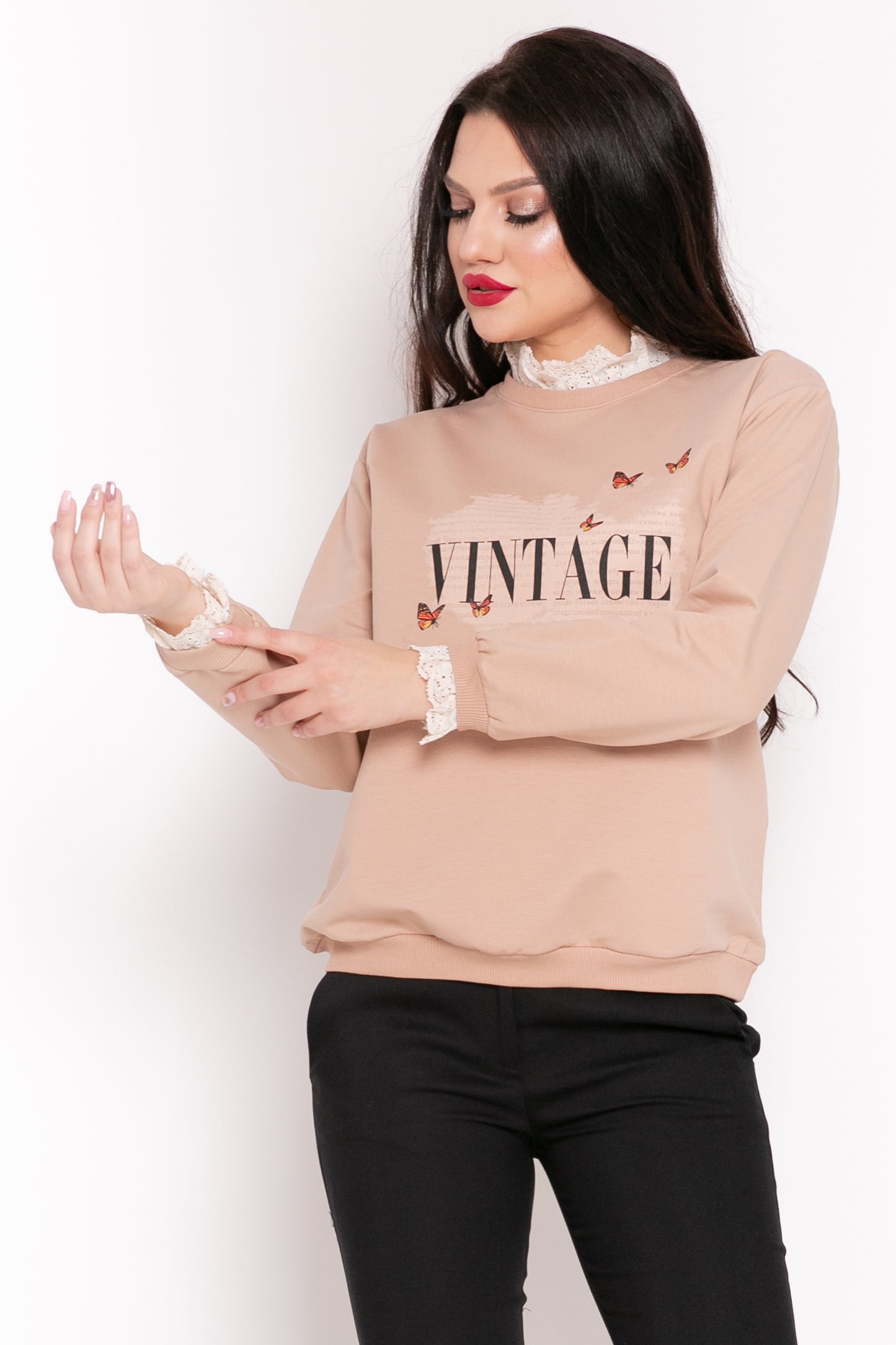 BLUZA CU GARNITURA DIN DANTELA