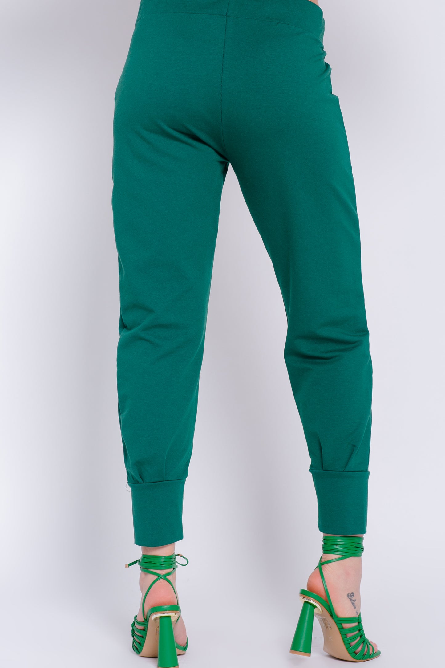 PANTALONI JOGGER CU BUZUNARE APLICATE