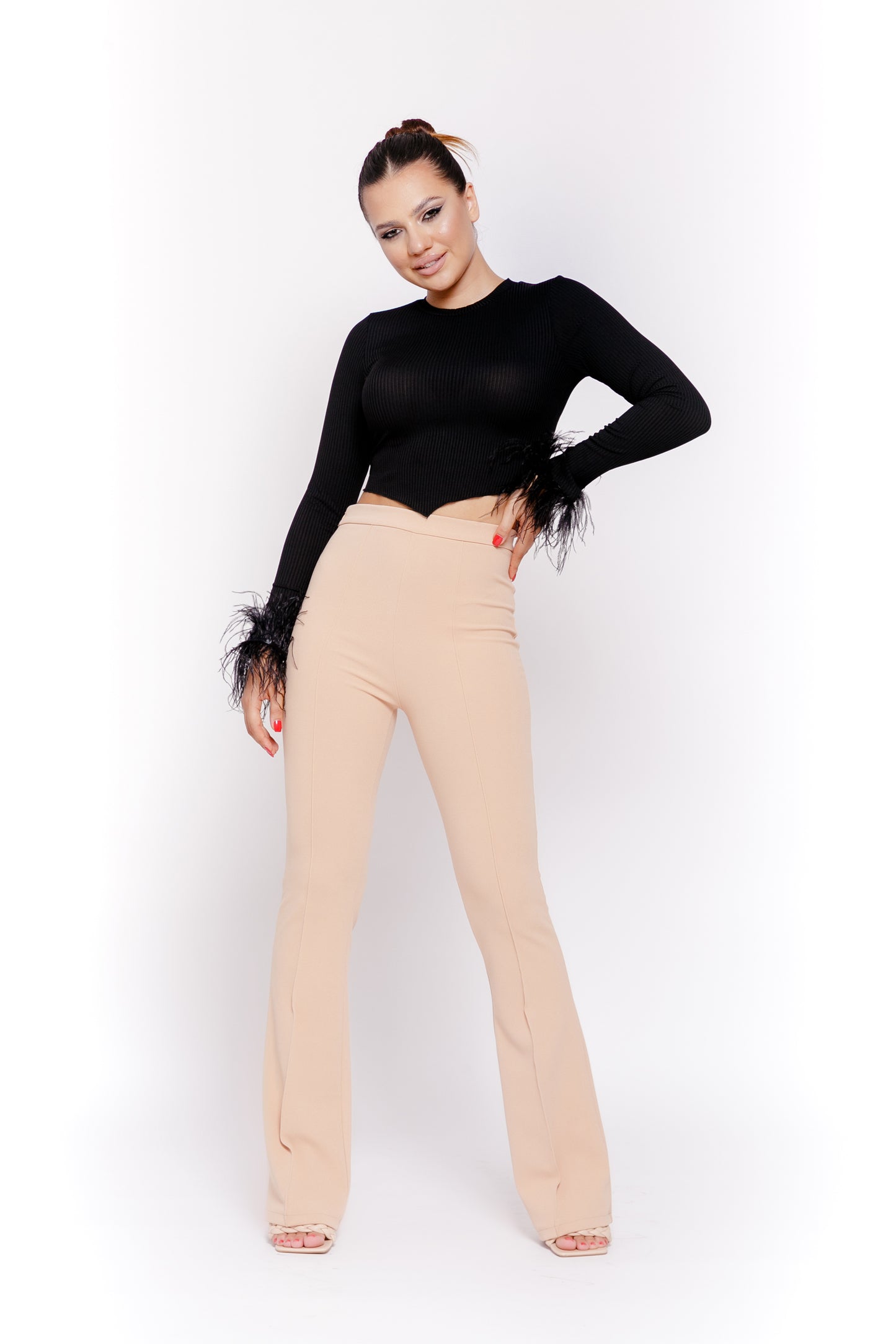 Pantaloni dama evazati cu dunga
