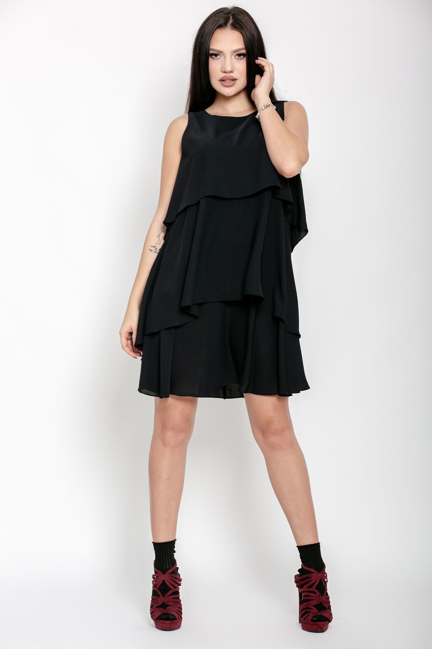 Rochie scurta cu volane