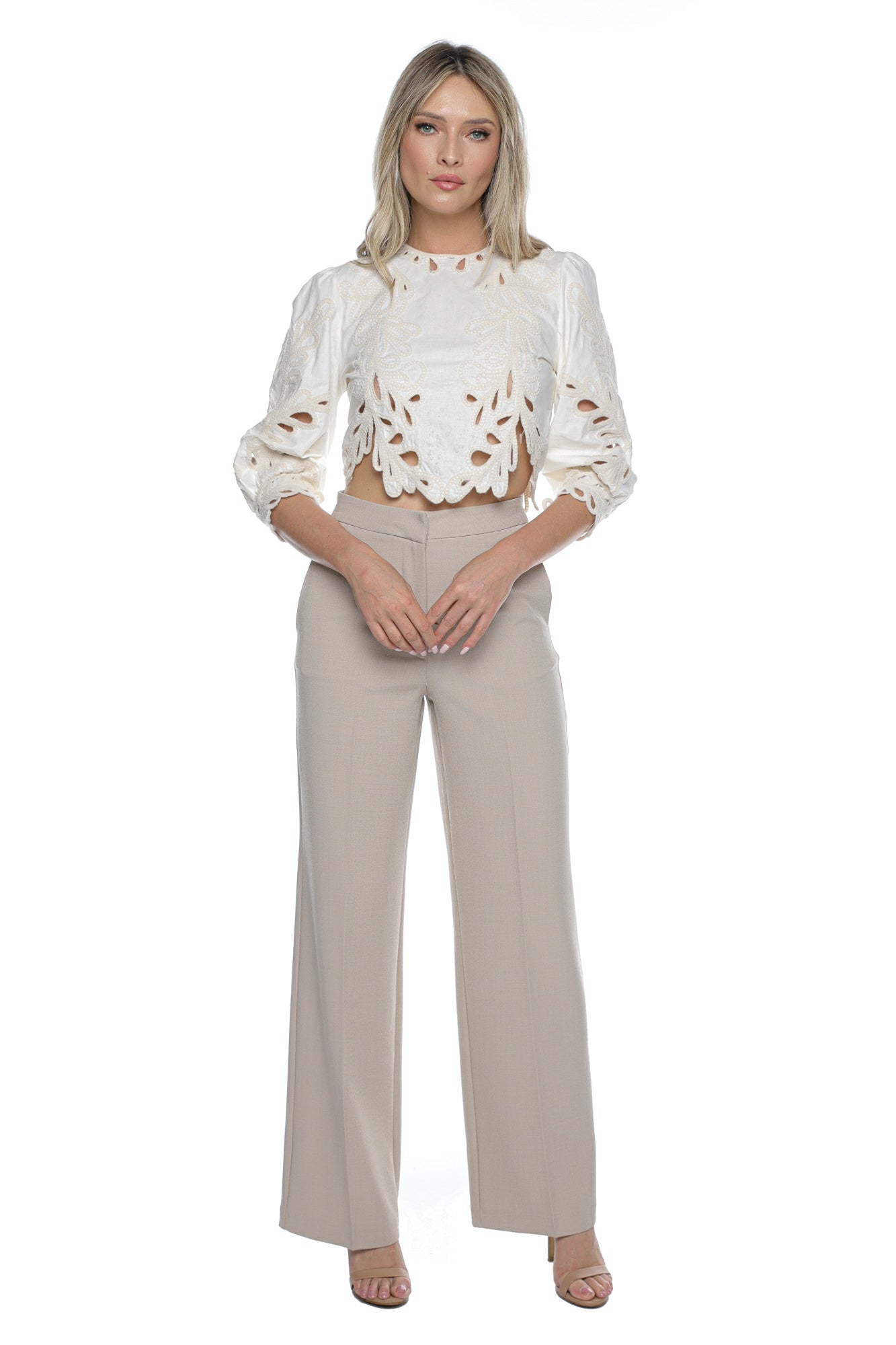 Pantaloni bej eleganți cu croială dreaptă  design office chic