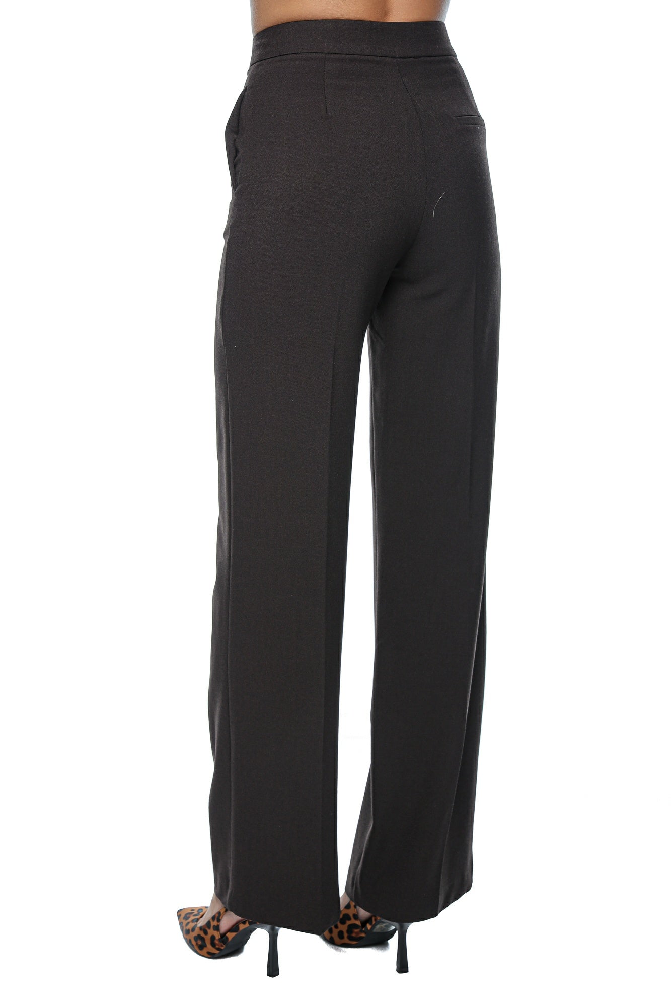 Pantaloni bej eleganți cu croială dreaptă  design office chic